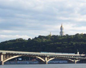 В столице ограничат движение на мосту Метро на неделю