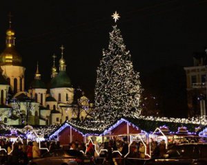 Повідомили, коли встановлять головну ялинку країни