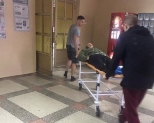 В Киев прилетел борт с ранеными из АТО