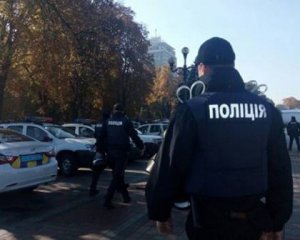 Полиция частично восстановила движение транспорта в центре Киева