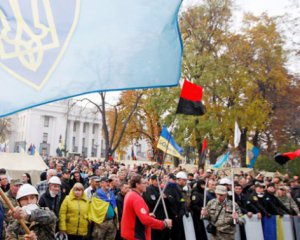 Соболєв пояснив вимогу мітингувальників про імпічмент