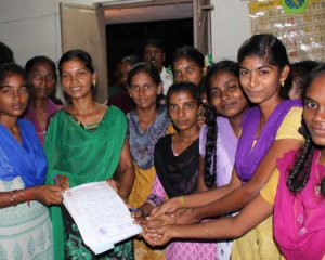 Дівчата-підлітки захопили владу в селі