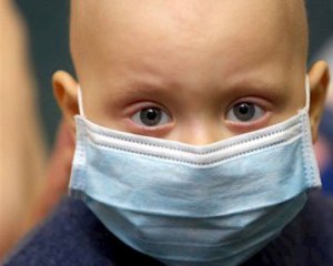 Врач-онколог назвал первые симптомы рака у детей, которые должны увидеть родители