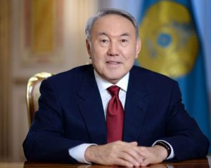 Казахстан переходить з кирилиці на латинку
