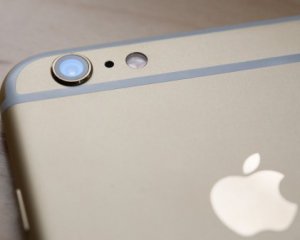 Камеры в iPhone тайно следят за владельцами