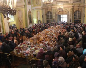 Сьогодні відзначають Дмитрівську батьківську суботу