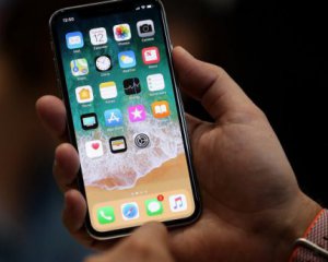 Інженера Apple звільнили, бо його донька похвалилася новим iPhone X