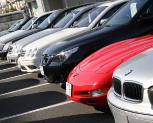 Не &quot;євробляхами&quot; єдиними: 2017 року українці витратили рекордну суму на нові авто