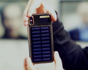 З&#039;явився iPhone з вбудованою сонячною батареєю