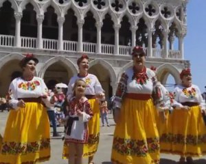 Український Gangnam Style: у Венеції запалював &quot;Лісапетний батальйон&quot;