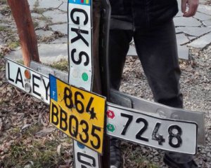 Литва будет проверять авто на "евробляхах", которые везут в Украину