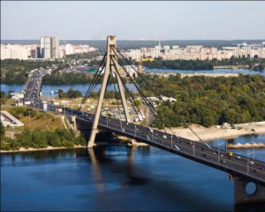 На вихідних у столиці обмежать рух на найбільш завантажених мостах