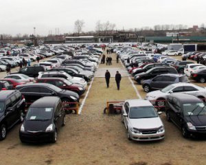 Митники порахували, скільки авто на &quot;євробляхах&quot; щомісяця завозять в Україну