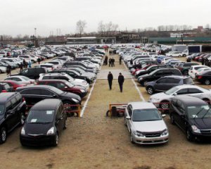 Таможенники посчитали, сколько авто на &quot;евробляхах&quot; ежемесячно завозят в Украину