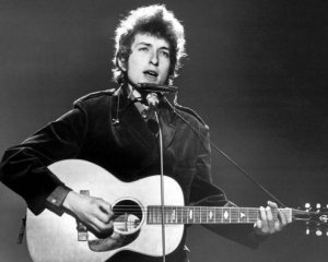 Гитару Боба Дилана продали за $396,5 тыс