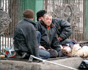 Живем, как бомжи - крымчане жалуются на нищету
