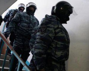 Российские оккупанты ворвались в дом учительницы крымскотатарского языка