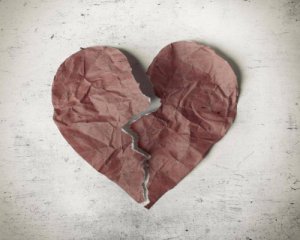 Ученые объяснили, что общего между &quot;разбитым сердцем&quot; и сердечным приступом