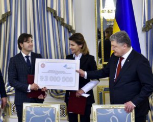 Порошенко дал 3 млн грн на музей Революции достоинства