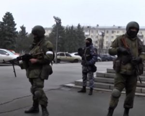 Переворот в Луганске: выключили мобильная связь, радио и телевидение