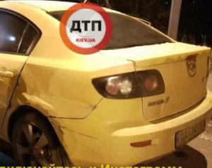 Погоня за автоугонщиками: полицейские остановили "Мазду", которая летела со скоростью 190 км / ч