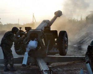 Боевики обстреляли украинских военных с запрещенного оружия. Есть раненые.