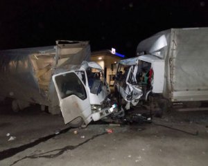 Два грузовика столкнулись лоб в лоб, есть жертвы