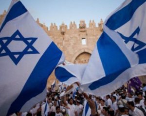 Вооруженные столкновения между арабами и евреями переросли в войну