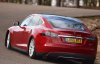 Показали гонку Tesla Model S P90D против спортивной Alfa Romeo