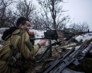Боевики открыли огонь по украинским военным под Песками: есть раненый