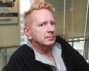 Бывший фронтмен Sex Pistols может представить Ирландию на Евровидении