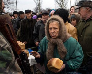 "Люди знемагають від безвиході" - полонена журналістка розповіла про настрої на окупованих територіях