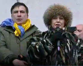 Саакашвілі на мітингу підтримує євродепутат-противник України в ЄС