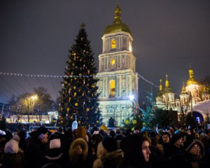 Ялинку привезуть в центр Києва опівночі