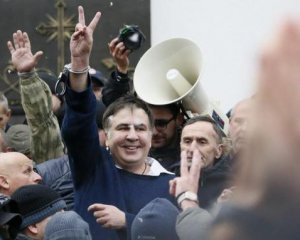 Саакашвили разыскивают по трем статьям