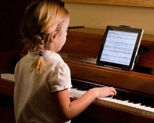 Ученые: музыкальное образование помогает детям