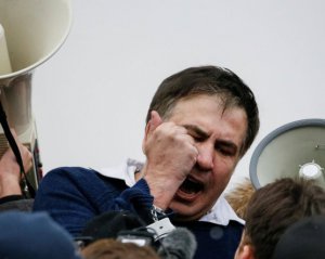 Политолог объяснил, почему Саакашвили выпустили из автозака