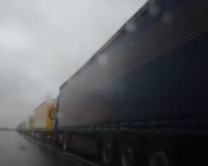 На польському кордоні утворились 20-кілометрова черга