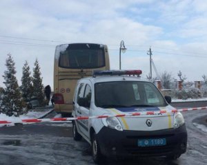 Возле Львова взрывом повреждено автобус с польскими номерами