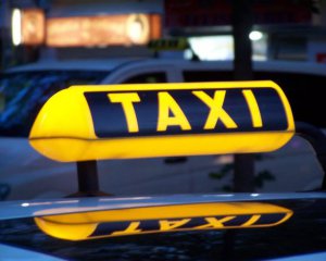 &quot;Тема для анекдотов за рубежом&quot;: одна из служб такси в Киеве попала в скандал