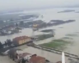 Италия ушла под воду - впечатляющие видео