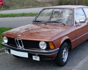 46 років історії за 90 секунд: з&#039;явився дивовижний ролик про &quot;трійку&quot; BMW