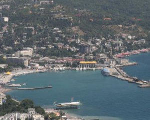 Зарплаты в Крыму резко сократили