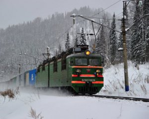 Укрзализныця полностью контролирует ситуацию с движением поездов