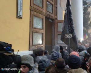 Во время штурма Октябрьского дворца использовался не простой газ с баллончиков