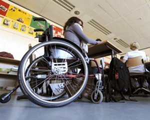 Нардепы ввели дополнительную стипендию студентам с инвалидностью