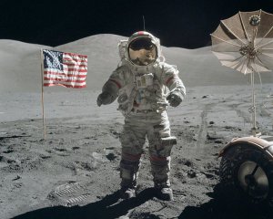 Американцы завершили свою лунную программу 45 лет назад
