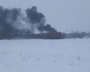 Під Києвом біля військового аеропорту загорілася заправка БРСМ