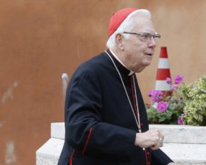 Умер кардинал, связанный с педофильским скандалом