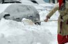 Убирать столицу после снежных завалов помогали 300 военнослужащих